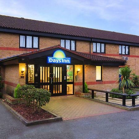 Days Inn By Wyndham London Stansted Airport Birchanger Exterior photo