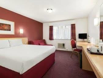 Days Inn By Wyndham London Stansted Airport Birchanger Exterior photo