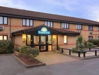 Days Inn By Wyndham London Stansted Airport Birchanger Exterior photo