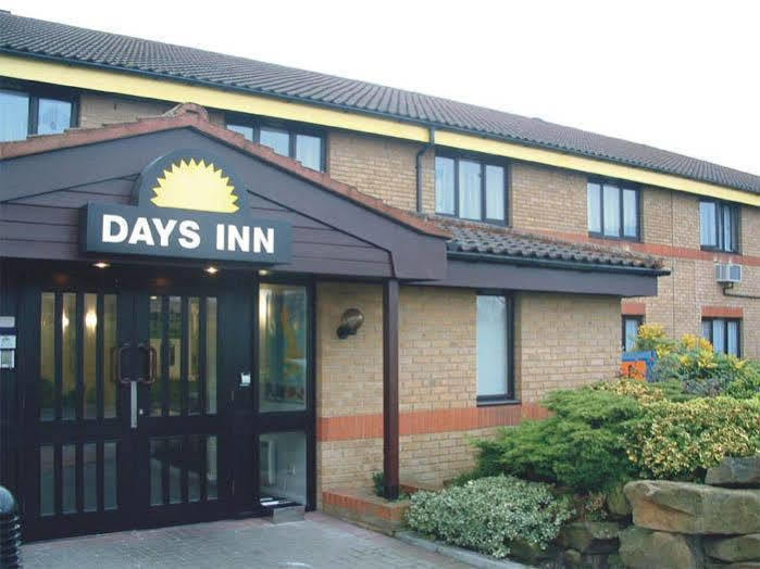 Days Inn By Wyndham London Stansted Airport Birchanger Exterior photo