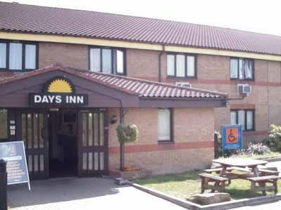 Days Inn By Wyndham London Stansted Airport Birchanger Exterior photo
